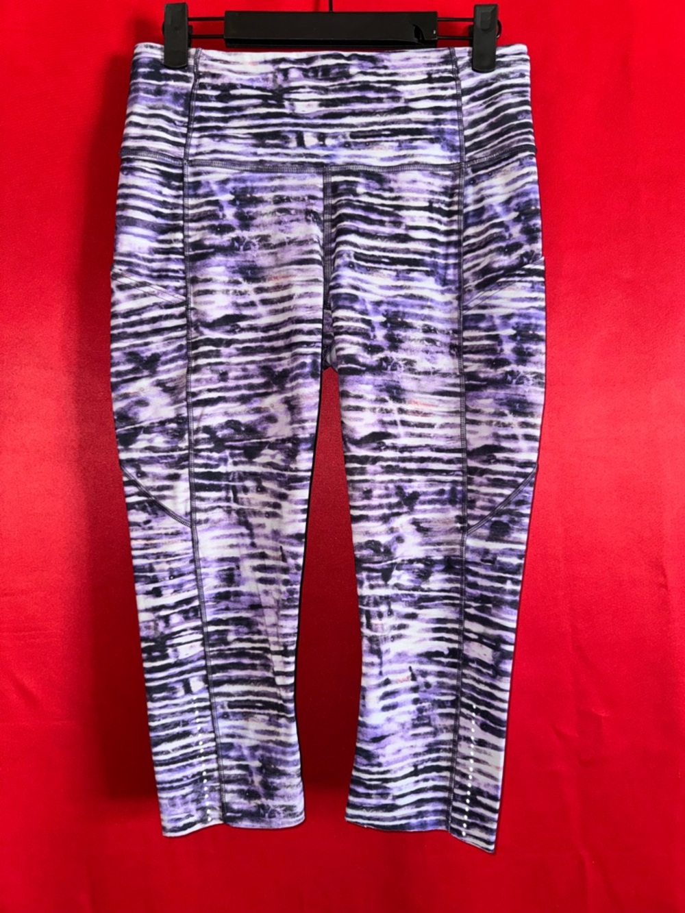 #397-🍋Lululemon Purple Tie-Dye Crop Print Leggings Size 8